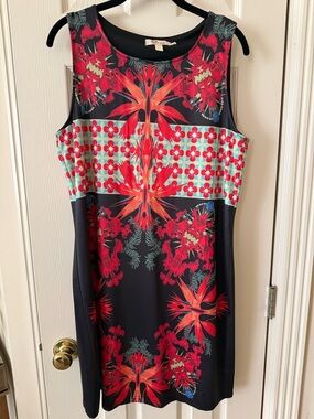 Sleeveless Floral Print Dress in Black and Red - by Axveh